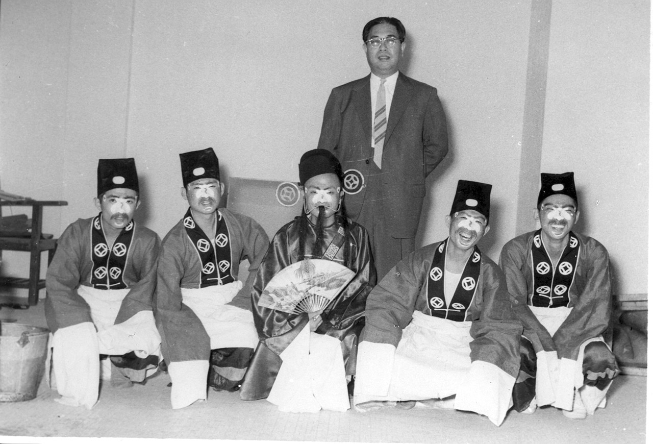 The New Asia Peking Opera Society (1956)