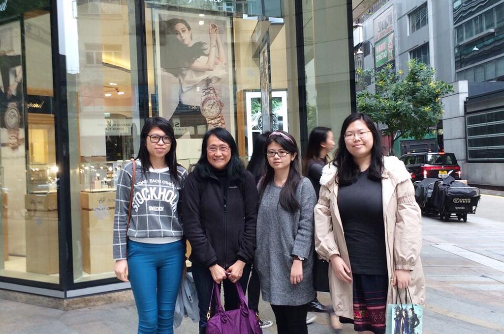 Ms. Chan Yee Chun, our e-mentor, met her mentees during her visit to Hong Kong.