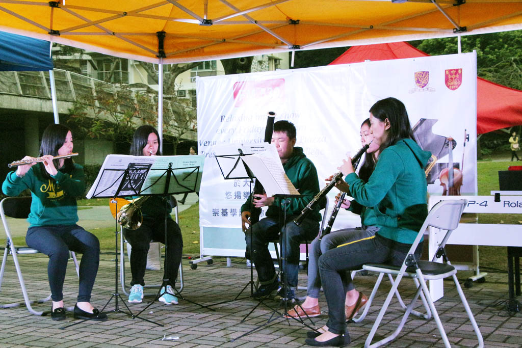 Five members of the Chung Chi Wind Orchestra perform Pytor Ilyich Tchaikovsky's famous score The Nutcracker at the Ceremony.