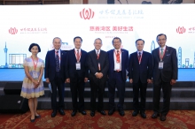 (From left) Professor Wong Suk-ying, Associate Vice-President of CUHK; Professor Fok Tai-fai, Pro-Vice-Chancellor of CUHK; Professor Xiao Haipeng, Vice President of SYSU; Dr. Anthony Chow, Chairman of The Hong Kong Jockey Club; Professor Rocky S. Tuan, Vice-Chancellor and President of CUHK, Mr. Liu Zhiming, Deputy Inspector of the Department of Educational, Scientific and Technological Affairs of LOCPG; Mr. Eric Ng, Vice-President of CUHK.