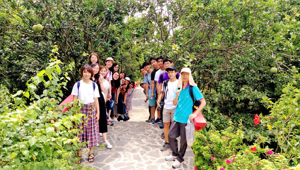 Religious Culture Exploration and Service Trip to Vietnam 