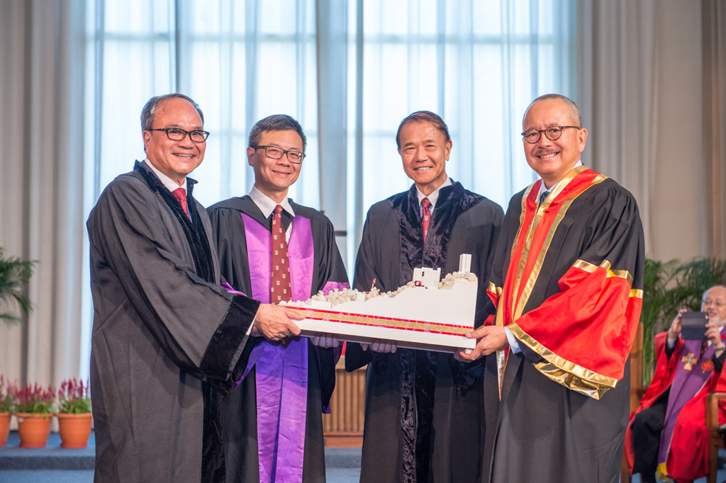 (From left) Mr. HAU Wun-fai Alfred, Professor FONG Wing-ping, Mr. KWONG Wing-cheong Thomas and Mr. Karl C. KWOK officiate at the “Kick-off Ceremony of Fundraising Campaign for Redevelopment Project”.