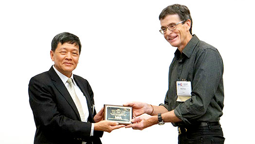 <em>Prof. Lam Kin-che receives the International Association of Impact Assessment 2016 Regional Award</em>