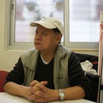 歐宗河形容昔日生活艱難,能在華富邨擁有自己的家已心滿意足。(陳嘉詠攝)
