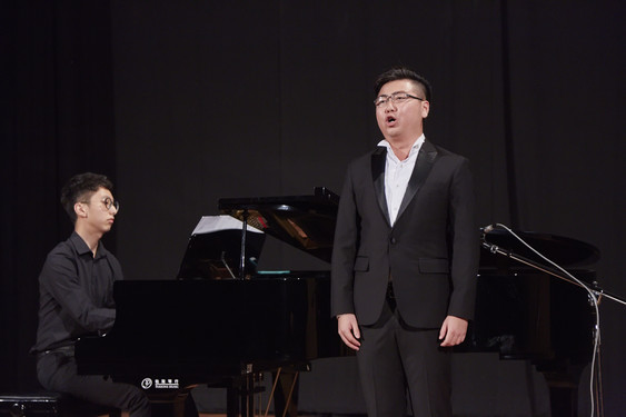 Opera singing performance by CUHK alumnus Mr Wesley Lam (Piano: CUHK student: Mr Perry Lau).