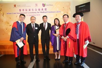 Group photo of principals from secondary school, CU Medicine medical alumni and faculty deaneries