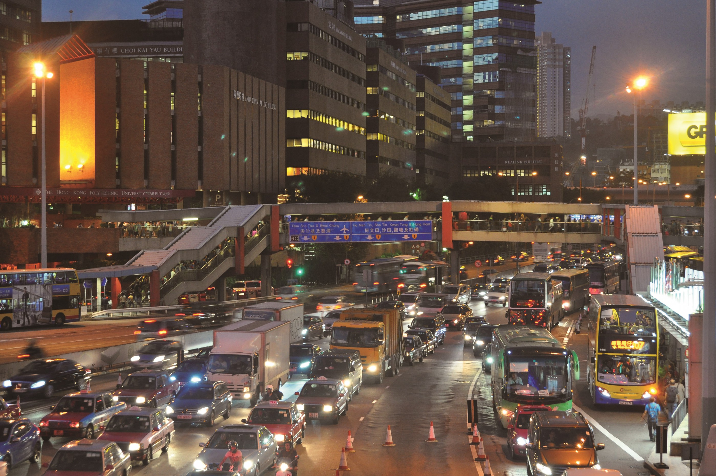 Hong Kong transport slowing down, less efficient