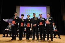 Prof. Yu Cheuk-man (1st left), Chairman, Department of Medicine and Therapeutics, and Head, Division of Cardiology; Dr. Zhang Qing (2nd left), Adjunct Associate Professor (honorary), Dr. Fang Fang (3rd left), Research Assistant Professor, Prof. Lam Yat-yin (2nd right), Associate Professor, Prof. Lee Pui-wai Alex (1st right), Assistant Professor, Division of Cardiology, Department of Medicine and Therapeutics, CUHK, receive their award certificates from Mr. Li Lu (3rd right), Deputy Director General of the Education, Science & Technology Department of the Liaison Office of the Central People's Government in HKSAR.