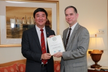 Prof. Joseph J.Y. Sung, Vice-Chancellor of CUHK, receives the award from Mr. Clifford A. Hart, Consul General of the United States of America to Hong Kong and Macau.