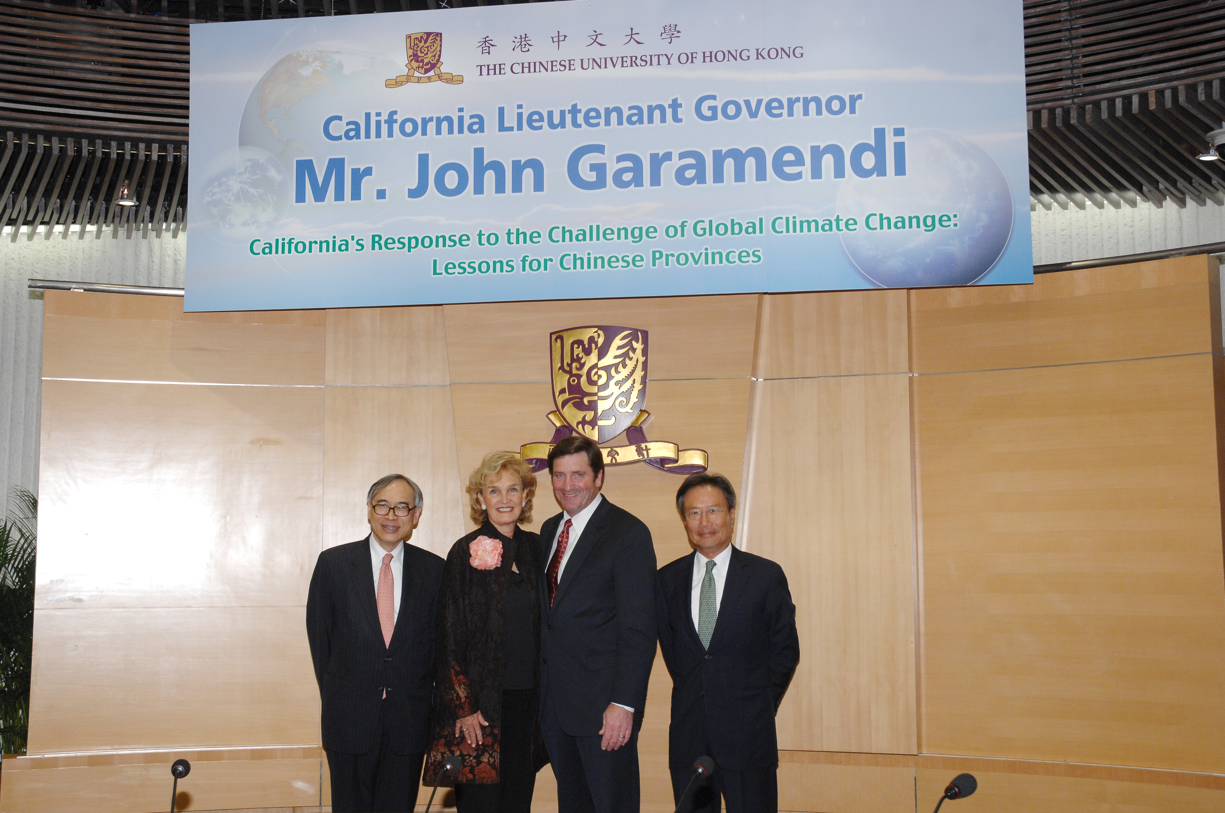 From left:
Prof Lawrence J Lau, Vice-Chancellor of CUHK
Mr & Mrs John Garamendi
Dr Edgar Cheng, Chairman of the University Council