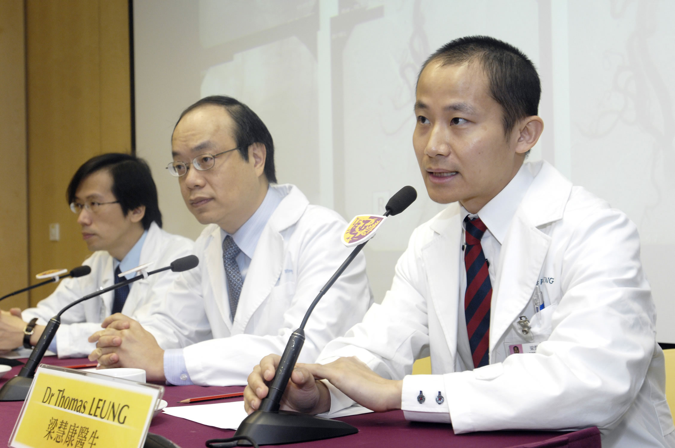 From left: Dr Chun Ho YU, Honorary Clinical Associate Professor, Department of Diagnostic Radiology and Organ Imaging, CUHK, Professor Lawrence Ka Sing WONG, Mok Hing Yiu Professor of Medicine, Department of Medicine and Therapeutics, CUHK, and Dr Thomas Wai Hong LEUNG, Assistant Professor, Department of Medicine and Therapeutics, CUHK