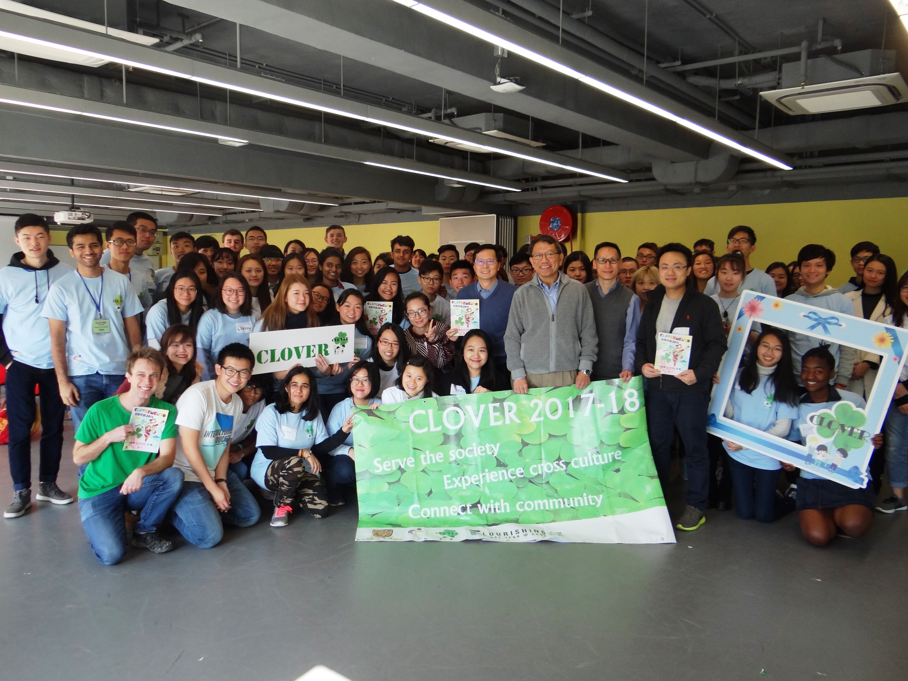 Professor Rocky S. Tuan, Vice-Chancellor and President of CUHK, and students participating in the cultural diversity and voluntary service programme CLOVER in its ninth year