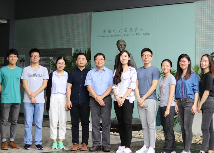 Professor Shu Ching-tat Chester, Professor of the Department of Electronic Engineering, CUHK (5th left), Ms Gao Yun (2nd right), and members of the research team.