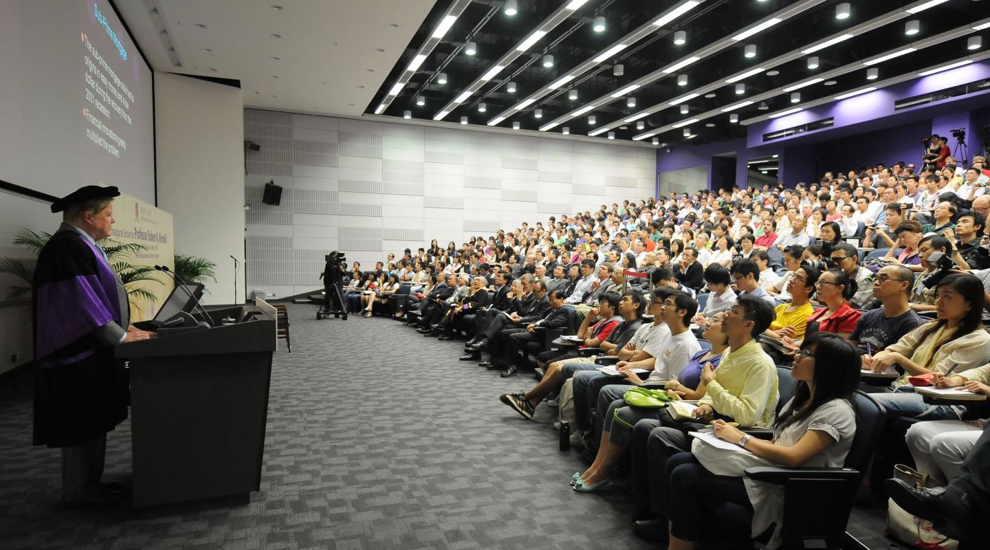 Professor Mundell joins CUHK as Distinguished Professor-at-Large in September 2009 and delivers his inaugural lecture on financial crisis and international monetary system