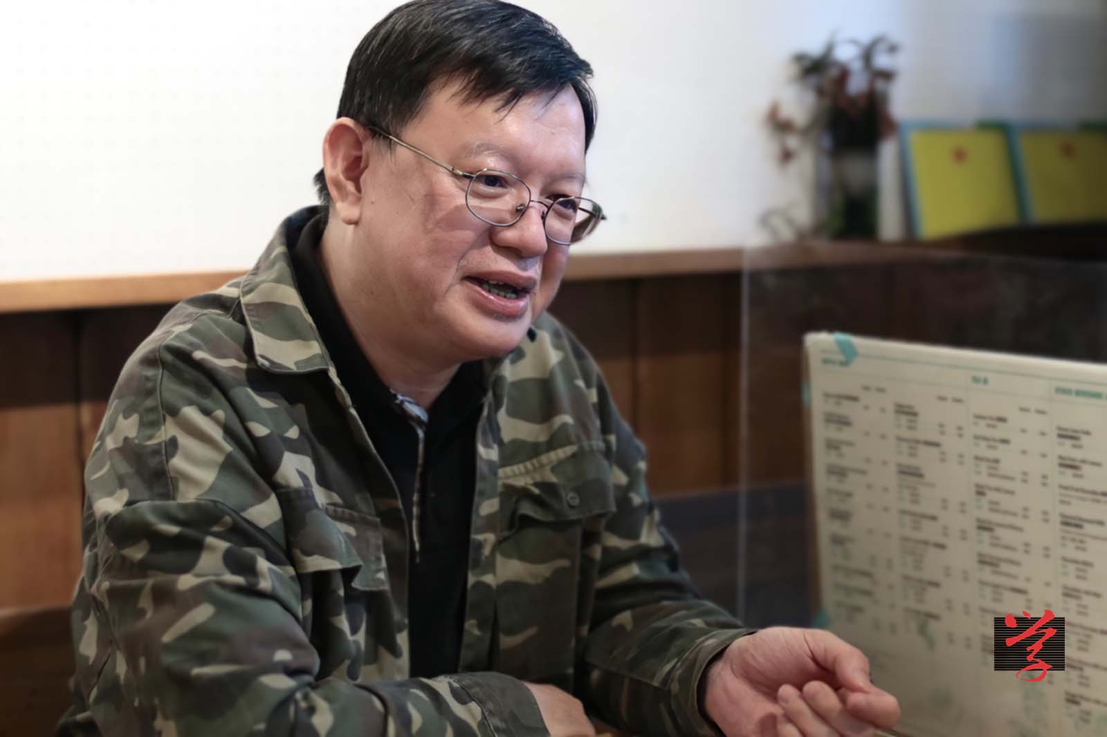 鄭清發表示工會正走向半專業化的階段,例如2015年政府為為安老服務業推行 「過往資歷認可」,倘若工會解散,就即是「要放棄所有事」,因此他們會繼續現行的工作。(楊曉婷攝)