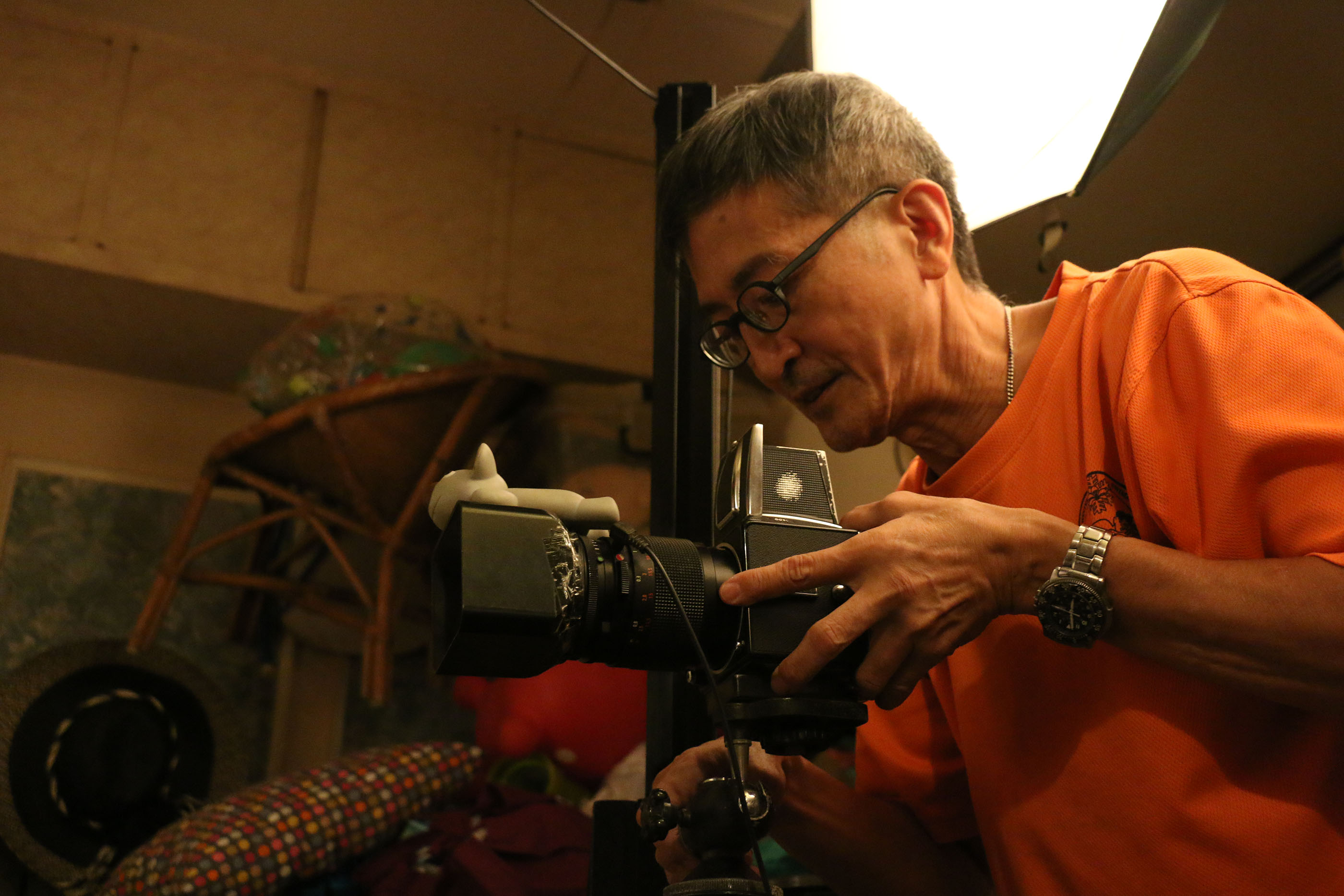 Old photographer Lam Kwok-shing at Jim Jim Studio