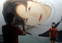 My Wife is Having an Affair with Mirror