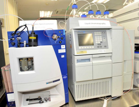 Tandem mass spectrometry (left) and liquid chromatography are used to identify 30 kinds of IEM.