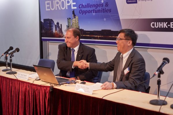 Professor Kalok Chan, Dean of CUHK Business School (right) and Professor Josep Franch, Dean of ESADE Business School (left) sign new undergraduate agreement