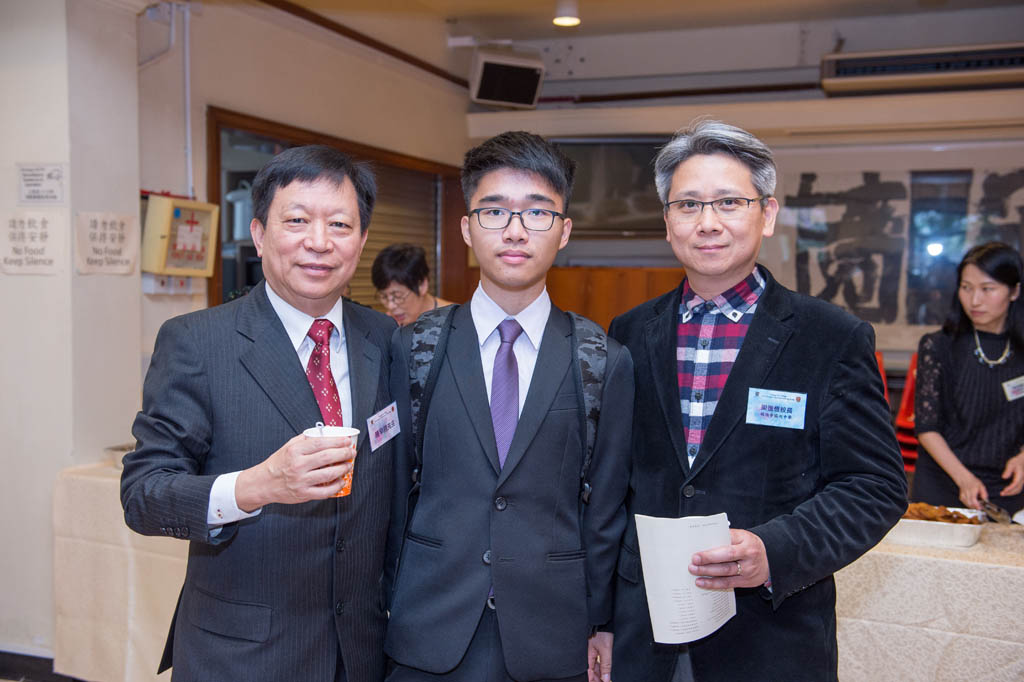 Presentation Ceremony of Chung Chi Alumni Scholarship for Excellence and Chung Chi Scholarship for Excellence