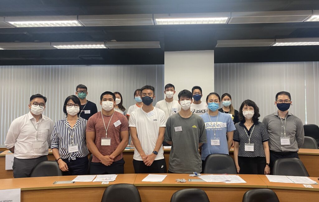 Group photo of CUHK representatives and new students admitted through the SALSA Scheme at the introductory meeting.