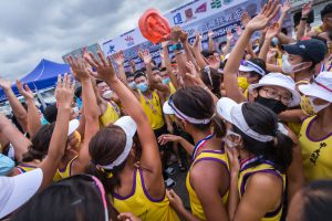 Members of CUHK Rowing demonstrated an indomitable team spirit in the competition.