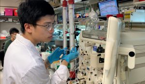 Chris has participated in Professor Wong Kam Bo’s research on protein. The picture shows the protein filtration in the laboratory.