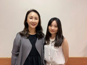 中大醫學院婦產科學系教授潘昭頤教授（左）及臨床講師梁曉如醫生。