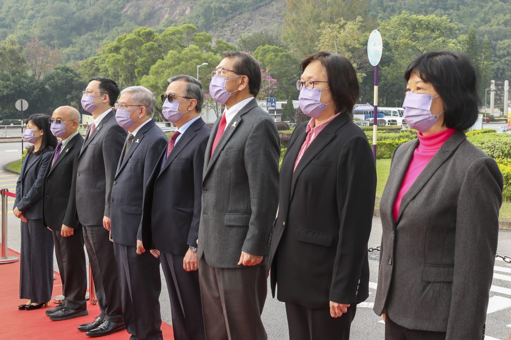 Professor Rocky S. Tuan (third from right), Vice-Chancellor and President of CUHK, Professor Alan K.L. Chan (fourth from right), Provost of CUHK, senior management, together with other members of the CUHK community attend the flag-raising ceremony.