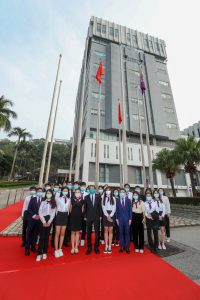 香港中文大學於校園內舉行升旗儀式，慶祝中華人民共和國成立七十二周年。