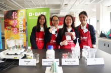 The second runners-up Ashley Hui, Vicky Hui, Hebe Yik and Catherine Lam (left to right) from Maryknoll Convent School used vinegar and baking soda to create an eco-friendly and reusable hand warmer in their experiment.