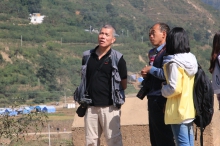 Prof. Edward Ng (1st left) at the investigation trip to  Guangming Village.