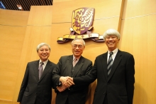 (From left) Prof. Liu Pak-wai, Professor of Economics and Director of the Institute of Global Economics and Finance, CUHK; Prof. Lawrence J. Lau, Vice-Chancellor and Ralph and Claire Landau Professor of Economics, CUHK; and Prof. Joseph Yam, Honorary Professor, Faculty of Business Administration and Distinguished Research Fellow, Institute of Global Economics and Finance, CUHK