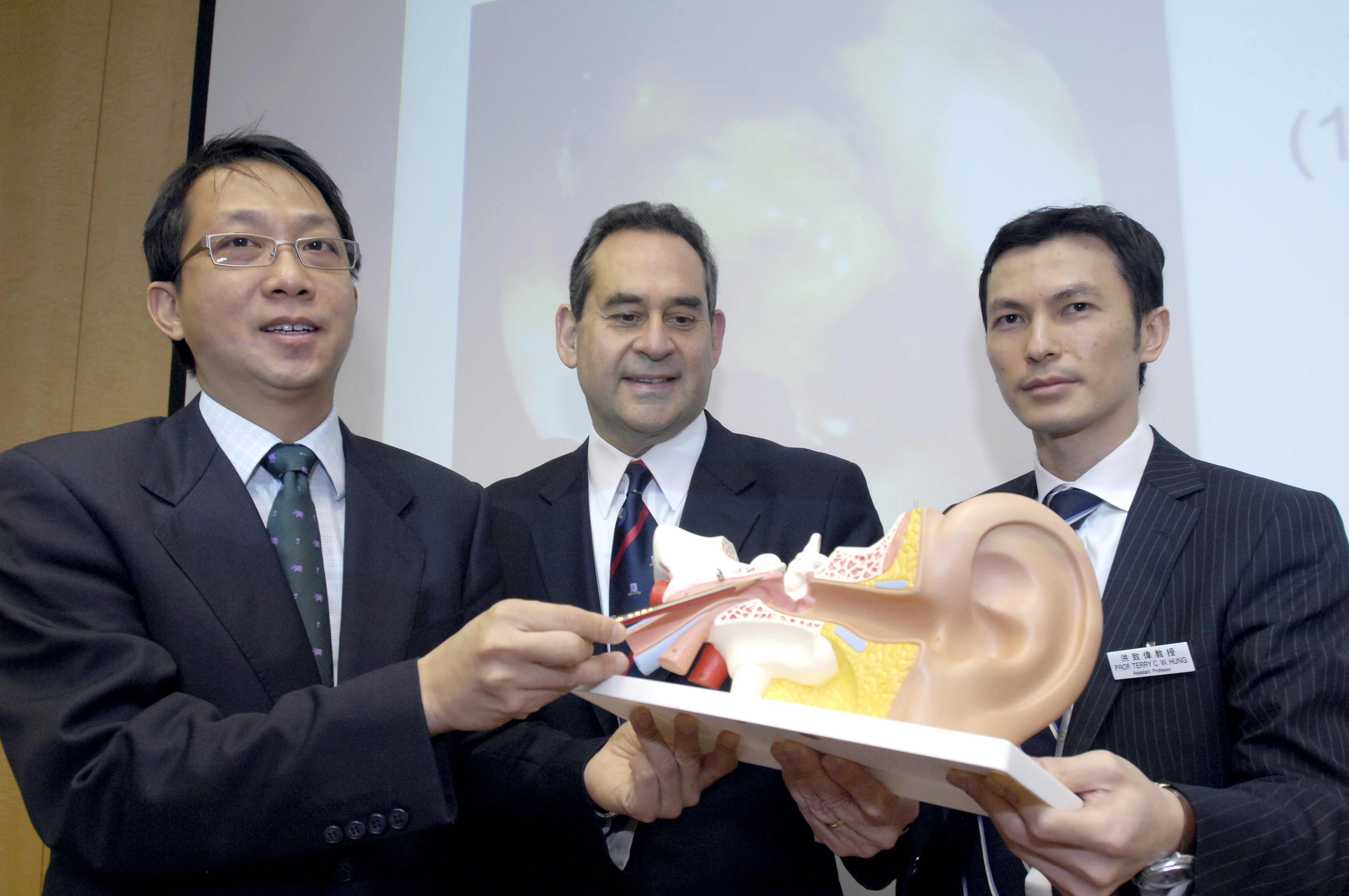 From left:
Prof. Michael Tong, Head of Academic Divisions, Department of Otorhinolaryngology, Head and Neck Surgery, CUHK 
Prof. Andrew Van Hasselt, Chairman, Department of Otorhinolaryngology, Head and Neck Surgery, CUHK
Prof. Terry Hung, Assistant Professor, Department of Otorhinolaryngology, Head and Neck Surgery, CUHK