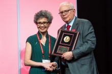 The award honours Professor Chan’s outstanding performance in research, evaluation and care in the field of diabetes from a global perspective and with an international impact.
 (Photo source: American Diabetes Association)