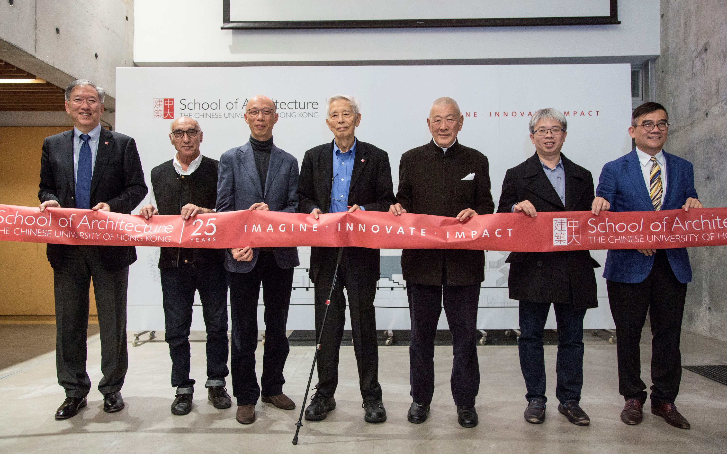 (From left) Prof. Nelson Chen, Director of the School of Architecture, CUHK; Prof. Essy Baniassad, Former Chairman of the Department of Architecture; Mr. Wong Kam-sing, Secretary for the Environment of the HKSAR Government; Prof. Tunney Lee, Founding Chairman of the CUHK architecture programme; Mr. James Kinoshita, renowned architect and donor of the Kinoshita Lectures in Architecture; Prof. Chiu Chi-yue, Dean of Social Science, CUHK; Prof. Ho Puay Peng, Former Department Chairman and School Director of the CUHK architecture programme.