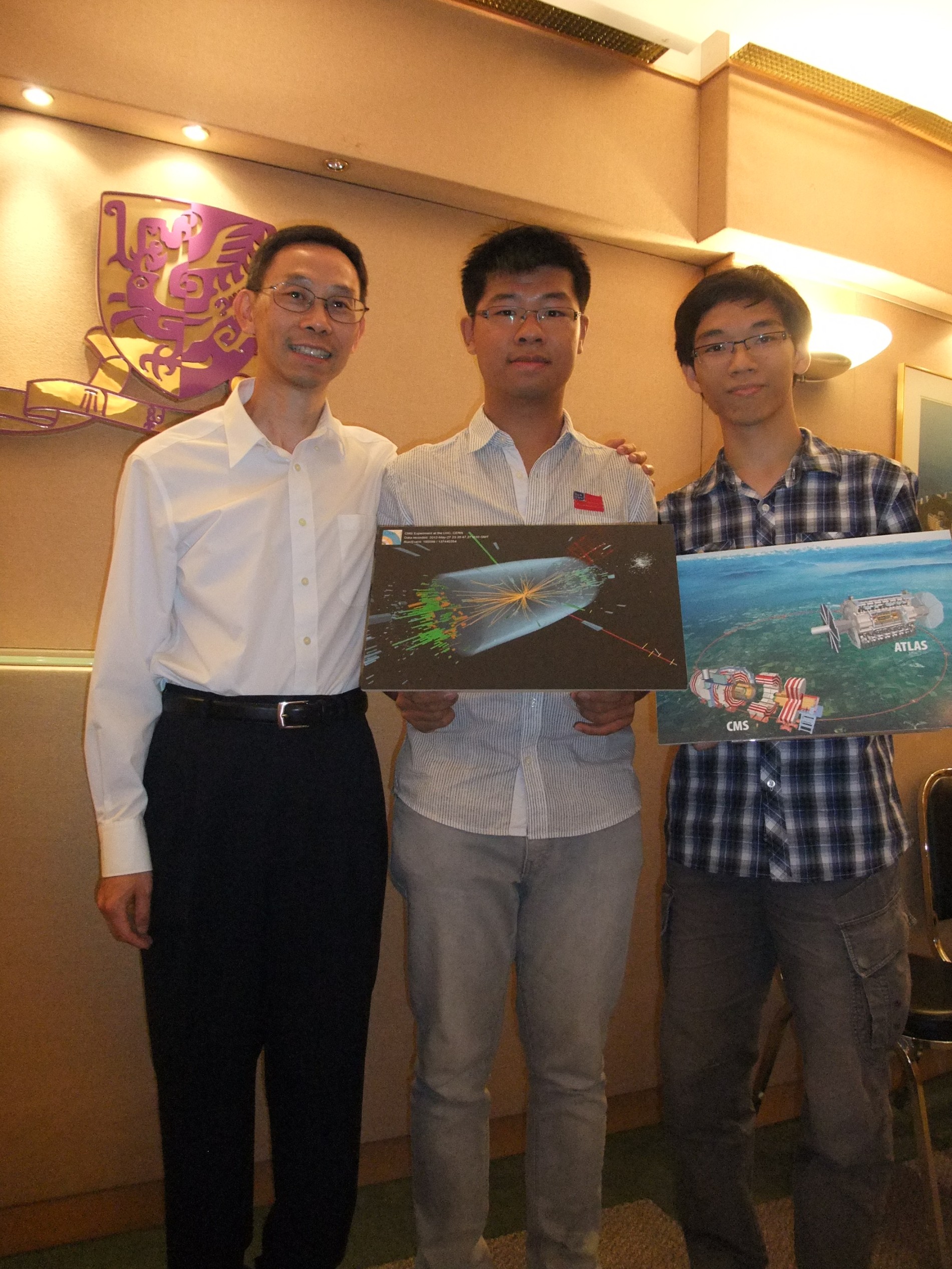 (From left) Prof. Chu Ming-chung, Professor, Department of Physics, CUHK with two postgraduate students John Leung Shing Chau and Martin Kwok Ka Hei.