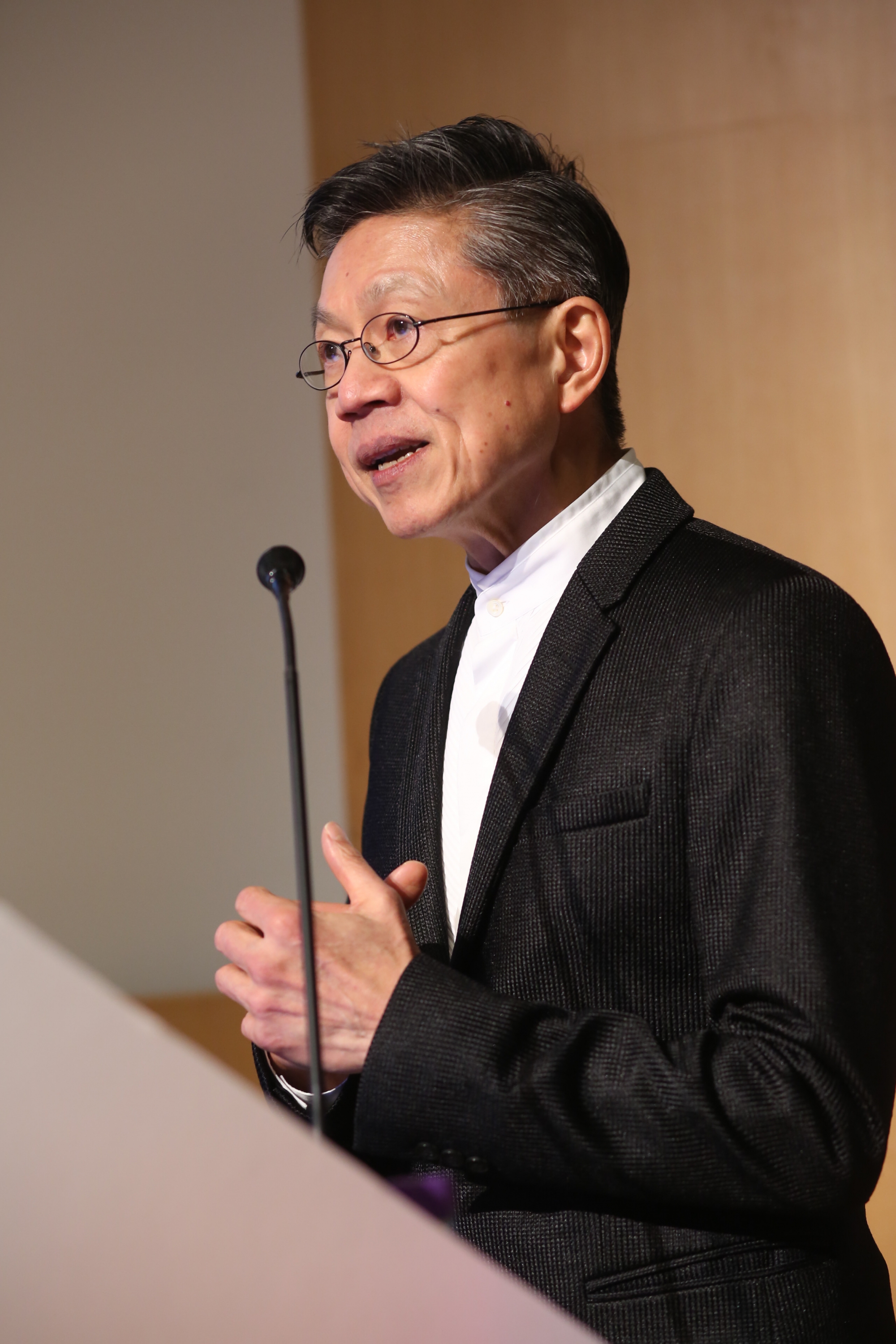 Professor YEOH Eng Kiong delivers a public lecture on  “Humanness and Healing in End-of-life Care: Groundings for Morality of Health Systems.