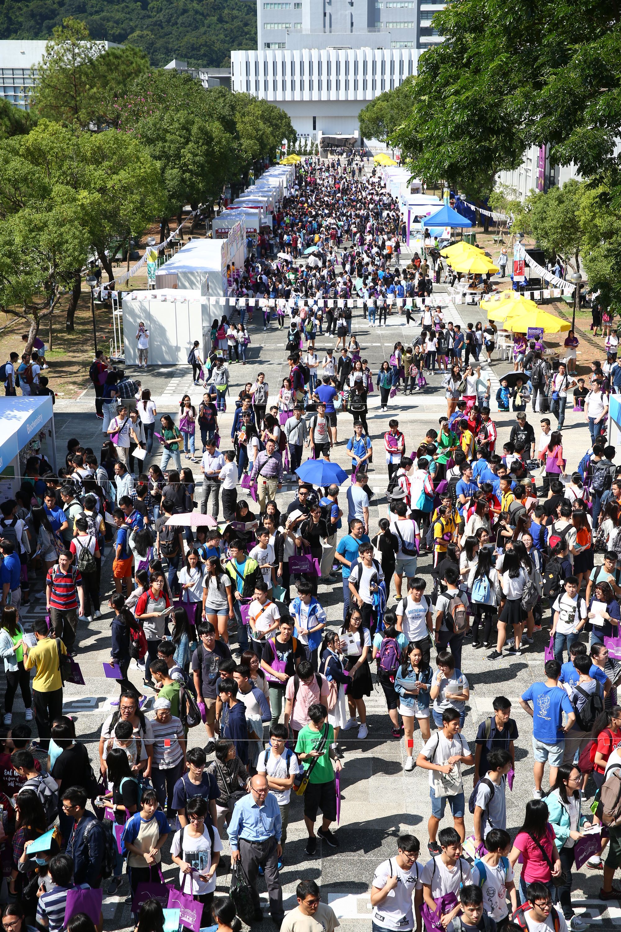 中大本科入学资讯日吸引逾5万3千人莅临参观校园，了解入学及各项课程最新资讯。