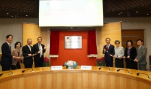 Plaque unveiling ceremony for the CUHK-SJTU Joint Research Centre in Diabetes Genomics and Precision Medicine: (from left) Prof. Ching-wan MA, Hong Kong Institute of Diabetes and Obesity, CUHK; Prof. Suk-ying WONG, Associate Vice-President, CUHK; Prof. Tai-fai FOK, Pro-Vice-Chancellor, CUHK; Prof. Joseph SUNG, Vice-Chancellor of CUHK; Prof. ZHANG Jie, President of SJTU; Prof. Juliana CHAN, Director, Hong Kong Institute of Diabetes and Obesity, CUHK; Prof. JIA Weiping, President, 6th People’s Hospital affiliated to SJTU; Prof. HU Cheng, 6th People’s Hospital affiliated to SJTU.