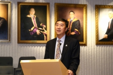 Prof. Joseph Sung delivers a speech.