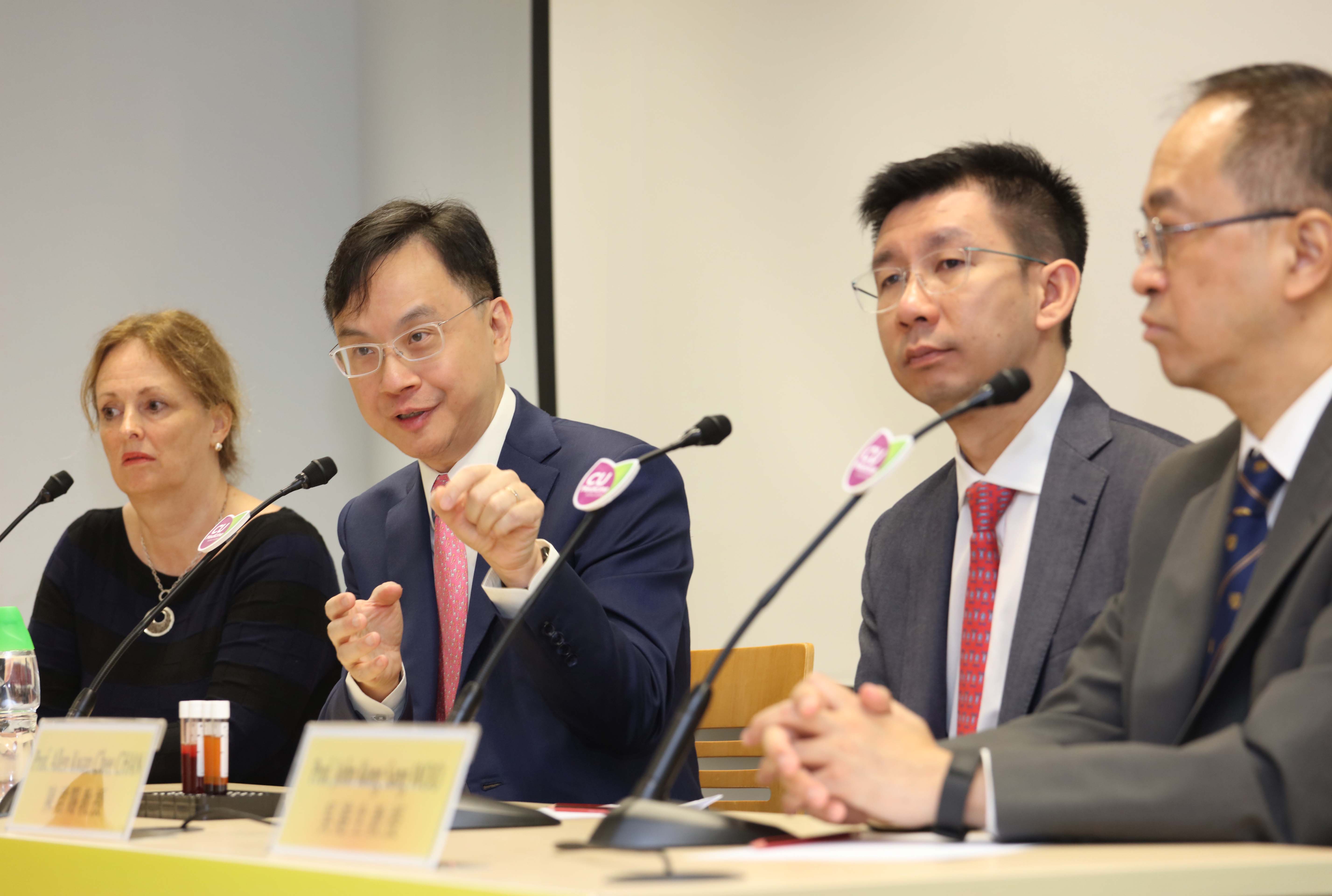  (2nd from left) Prof. Dennis LO remarks that even small NPC tumors could release sufficient amounts of DNA into the blood to allow sensitive detection of very early cancers.