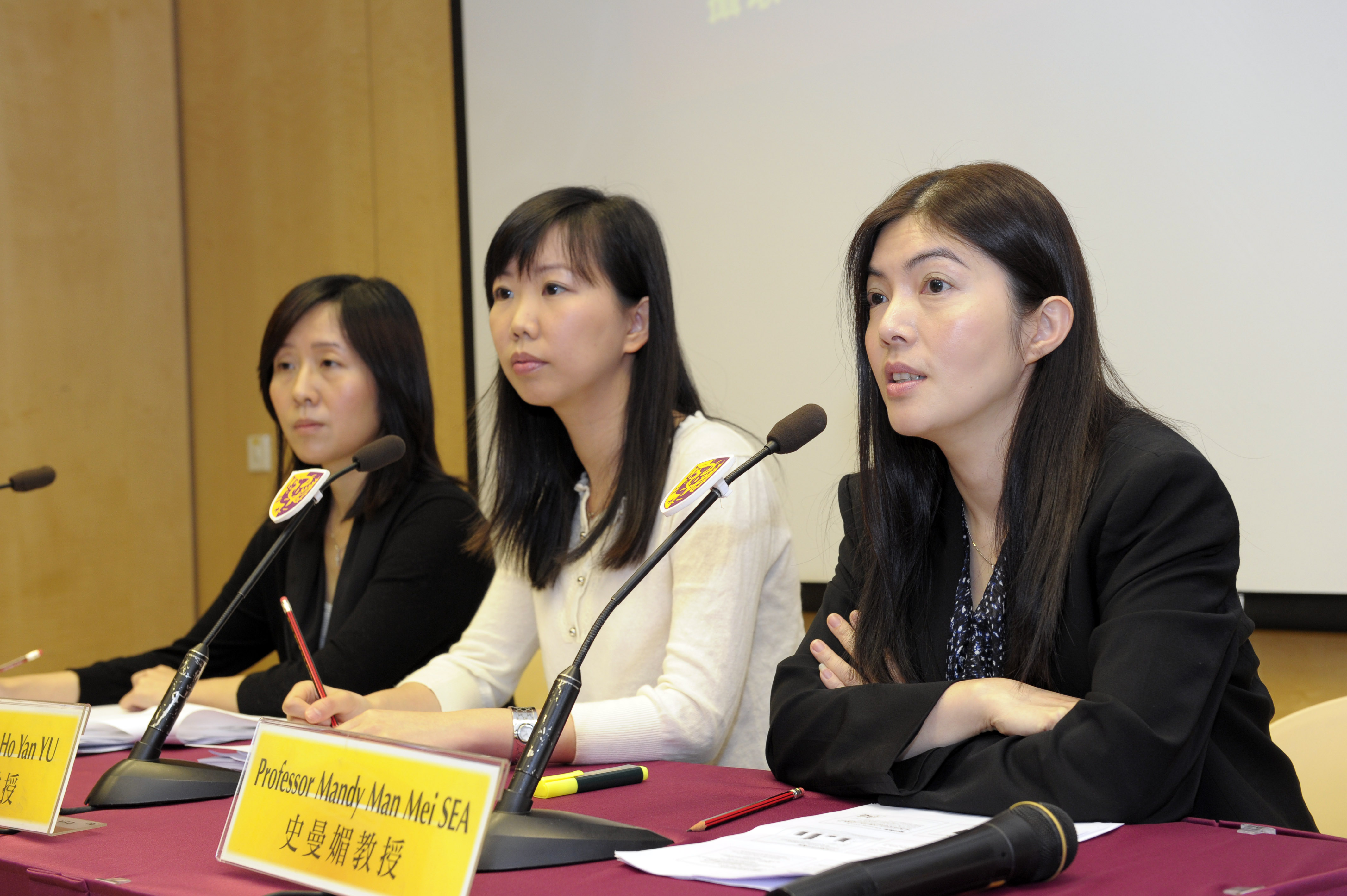 中大內科及藥物治療學系助理教授兼營養研究中心經理史曼媚教授表示,香港市民日常攝取過量鹽份,平均每日攝取10克,遠超出世界衞生組織(WHO)所提出每日不多於5克的建議攝取量。