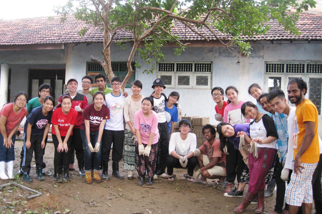 The Rotaract Club of Chung Chi College carried out service at Sri Lanka