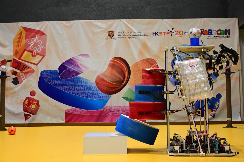 The CUHK robotics team developed a brand new 360-degree rotation wheel system for the robots, and gave the robots the ability to automatically move along the planned routes, offering higher manoeuvrability and speed.