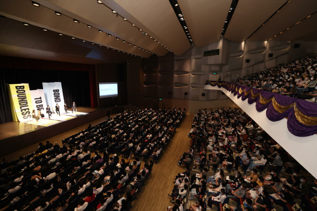 It is a full house for the admission talk.