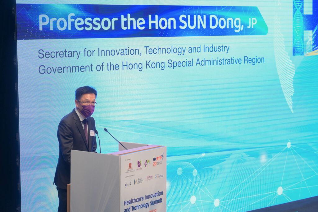 Professor Sun Dong, Hong Kong government’s Secretary for Innovation, Technology and Industry expresses his gratitude to CUHK and HKSTP for the continuous support and contribution in fostering healthcare and innovation development in Hong Kong. He says Hong Kong possesses strong research capabilities and originality, with subversive and forward-looking research results as well as the ability to break through ‘from zero to one’.