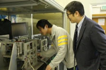 Professor Shih-Chi Chen and his team Dr. Li Chenglin have developed a flexure-based multilayer roll-to-roll printing system that simultaneously achieves nanometer-level printing resolution and submicron-level overlay accuracy