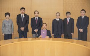 Professor Xu Yangsheng, President of CUHK-Shenzhen and the witnesses.