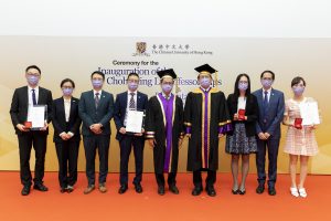 Professor Rocky S. Tuan, CUHK Vice-Chancellor and President (4th right) and Professor Alan Chan, Provost (5th left), pose for a group photo with the recipients of the University Education Award 2021, including Professor Lisa Wan, Faculty of Business Administration (1st right), Dr Marco Ho, Faculty of Engineering (1st left), and the General Education team led by Dr Wai-man Szeto.